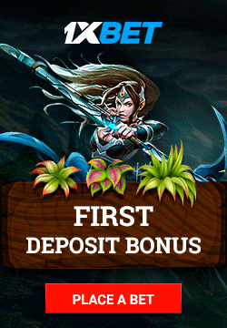 Imagem promocional da 1xBet apresentando um personagem com uma lança e plantas, destacando uma oferta de bônus de primeiro depósito com apostas grátis.