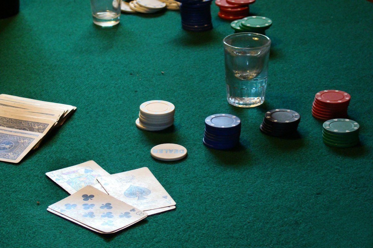 Let It Ride: Rules, Payouts, Strategy and House Edge Let It Ride: Rules, Payouts, Strategy and House Edge