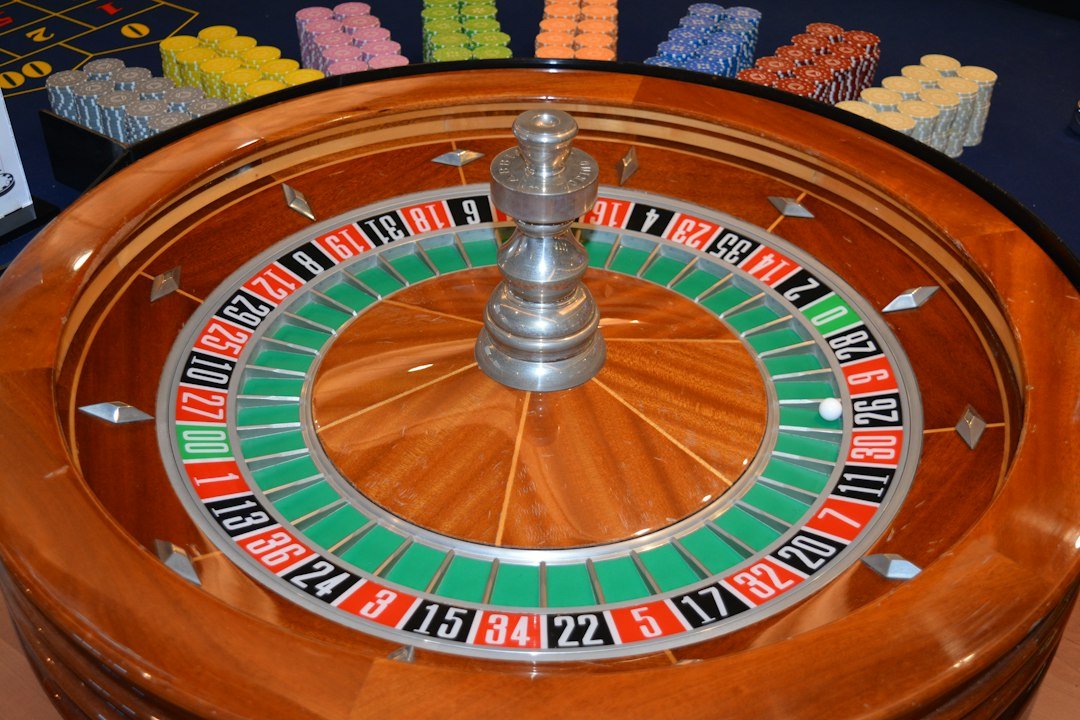 Gambler’s Fallacy: What It Is, Examples and Why It Fools Us Gambler’s Fallacy: What It Is, Examples and Why It Fools Us